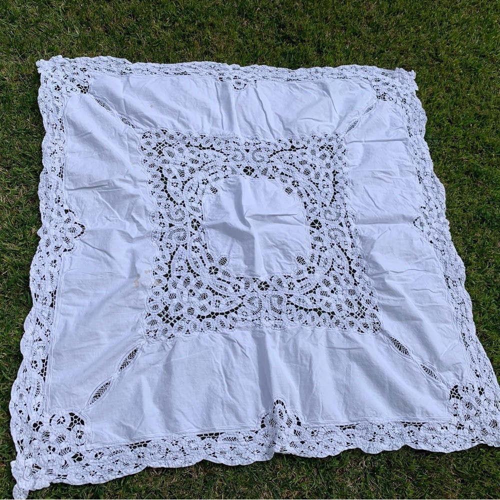 Table Cloths - Picture 6 of 9